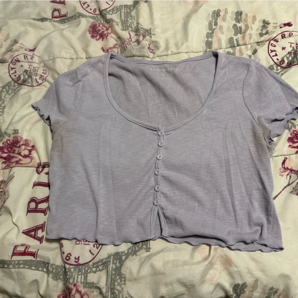 Aeropostale Lavender Buttoned Crop Blouse Short Sleeve